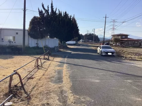 塩谷町大字原荻野目【土地】前面道路　※街並み含む　（２０２６年２月）撮影