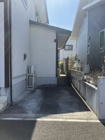 足利市東砂原後町【4LDK+S】駐車スペース