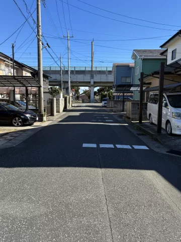 小山市東間々田三丁目【3LDK+ロフト】南側前面道路 現地（2025年11月）撮影