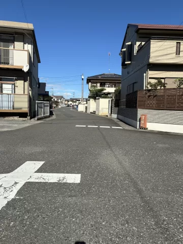 小山市東間々田三丁目【3LDK+ロフト】西側道路　 現地（2025年11月）撮影