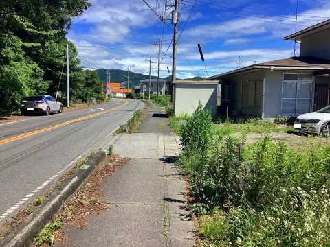 【宇都宮市新里町丁】西側前面道路（南側より撮影） ※街並み含む 現地（2026年6月）撮影