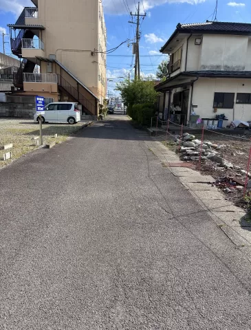 那須塩原市東町【土地】東側前面道路　※街並みを含む 現地（2026年5月）撮影