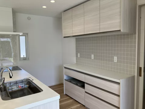 宇都宮市インターパーク二丁目【3LDK＋S】キッチン背面収納　（2023年4月撮影）