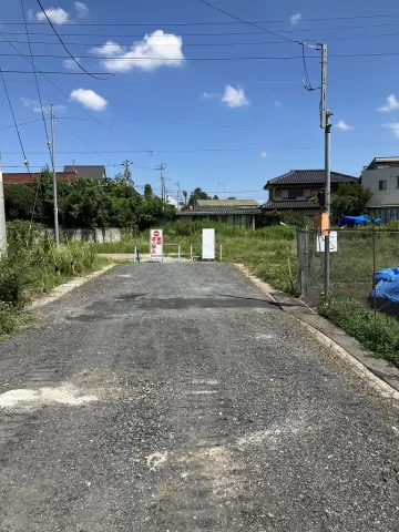 宇都宮市平松町【土地】西側前面道路　※街並み含む （2025年8月）撮影