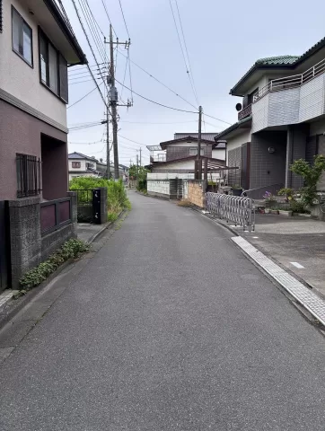 宇都宮市日の出一丁目【中古】南東側前面道路（2026年7月）撮影　※街並み含む
