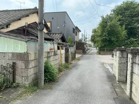 栃木市大町【土地】前面道路（北側より撮影）※街並み含む（２０２６年７月撮影）