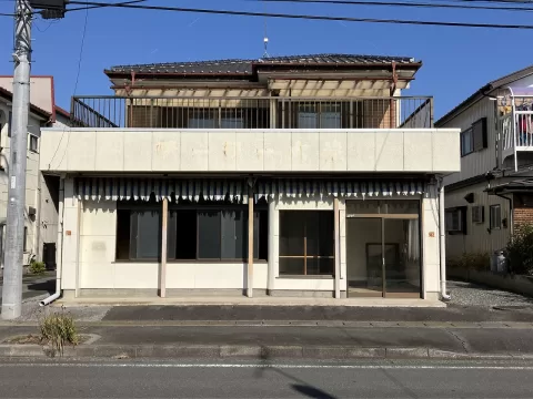真岡市荒町三丁目【６K+店舗スペース】南側前面道路含む現地外観　※街並みを含む