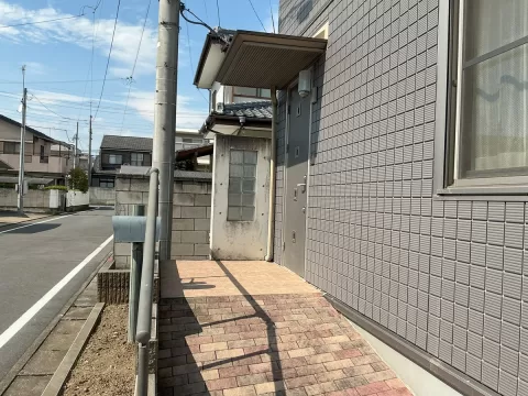 佐野市若宮上町【3LDK】1F　玄関 　（2026年8月）撮影　※街並みを含む
