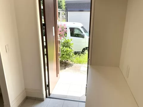 宇都宮市西刑部町【4LDK】玄関　（2026年7月撮影)