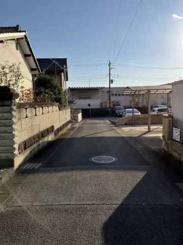 宇都宮市緑一丁目【土地】西側前面道路　※街並み含む現地（２０２５年１１月）撮影