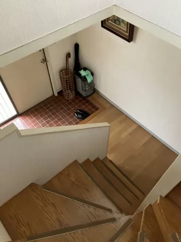佐野市奈良渕町【5LDK】玄関～階段　室内（2025年11月）撮影